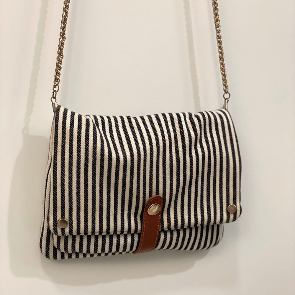 Street Level striped crossbody/clutch